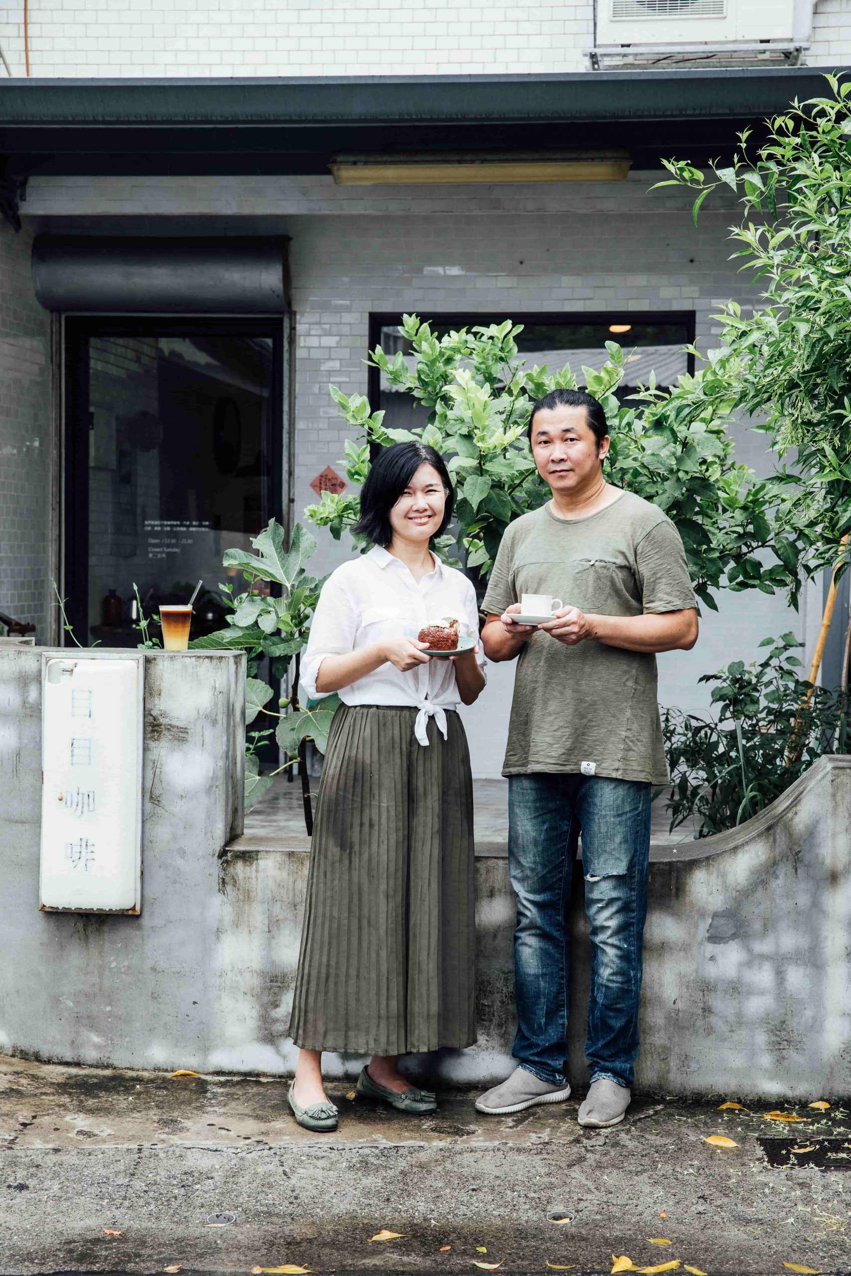XIE,WEN-JUAN (Left), LI,CHENG-YANG (Right)
