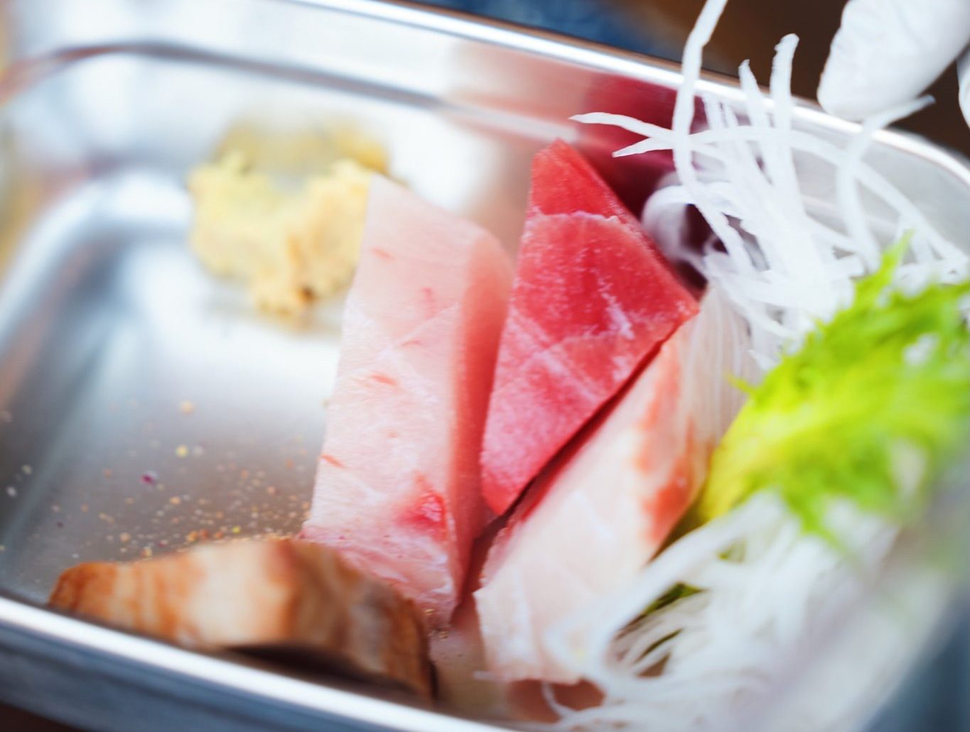 2023_03未來餐桌_市集_手鏢白旗魚生魚片與白旗魚排佐羅氏鹽膚木(1)